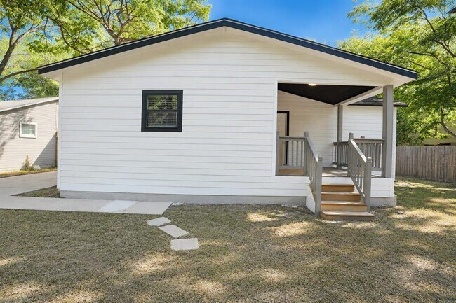 Building Photo - 3501 Grayson Ln