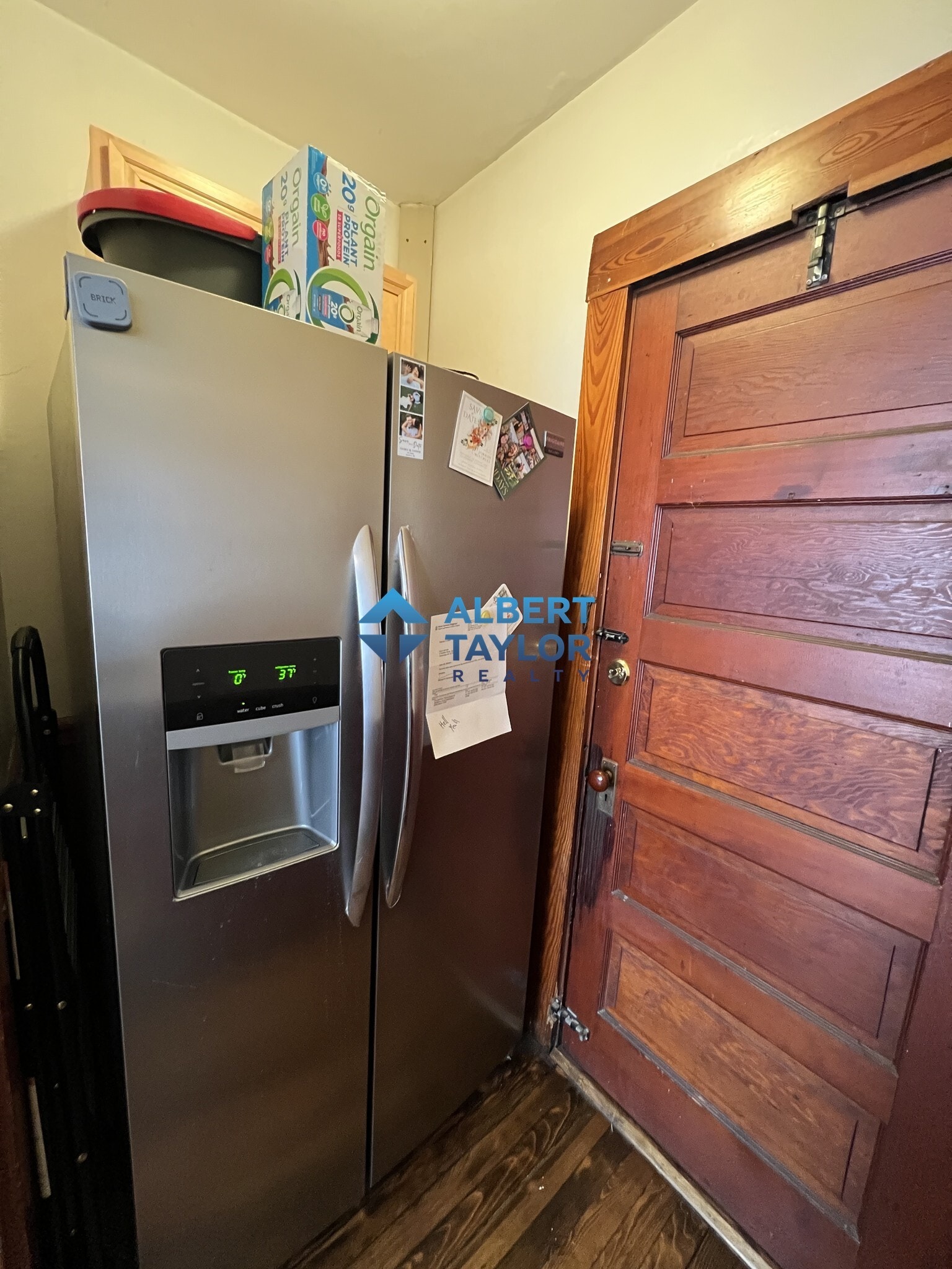 Rear Exit - 10 Fairfield St