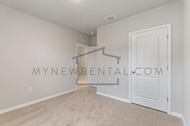 Building Photo - Deposit-Free! Modern, energy efficient hom...