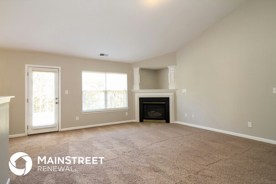 Building Photo - 445 Bangor Dr