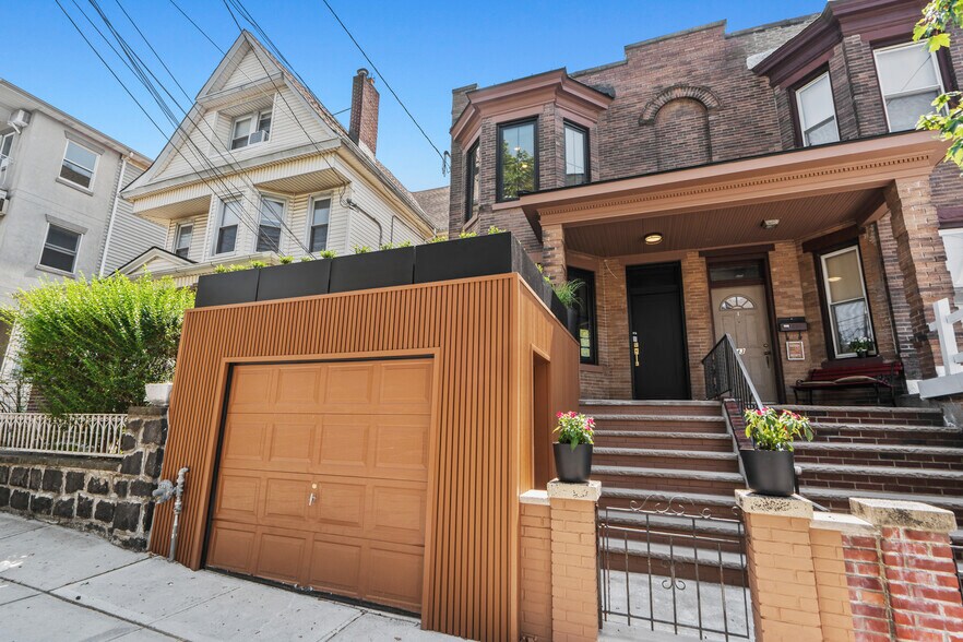 Primary Photo - 41 47th St