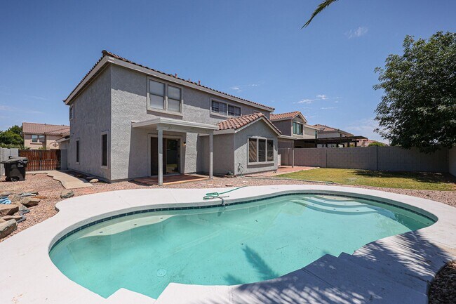 Building Photo - COMING SOON !! Amazing 5 bedrooms and bathrooms in one of the best school districts!