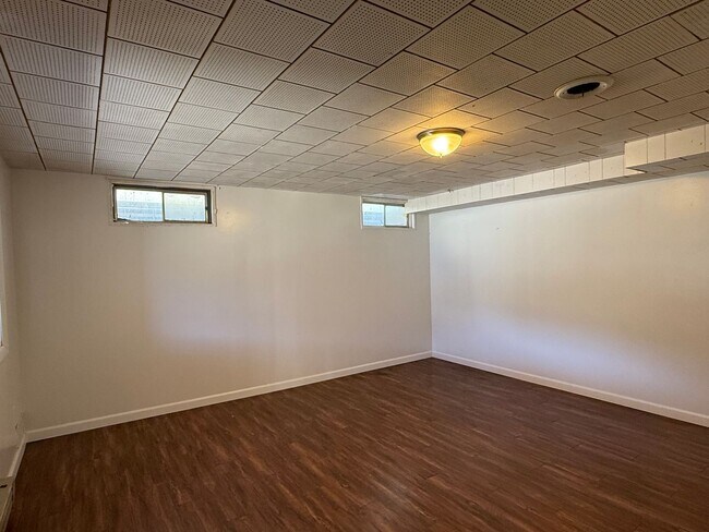 Building Photo - 5 Bedroom Home Available In Spokane Valley!