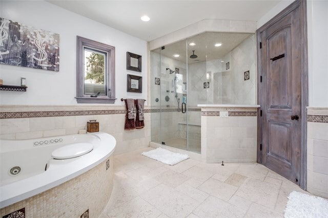 Building Photo - 736 Esplanade