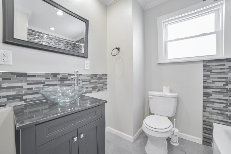 Building Photo - 225 Henderson St