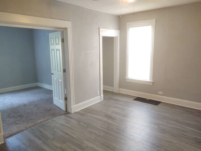 Building Photo - 3 Bedroom 1 Bathroom House W/ Bonus room &...