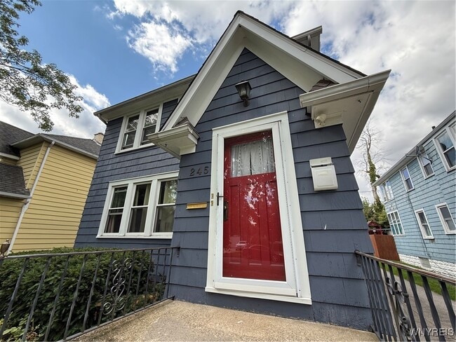 Building Photo - 245 Hamilton Dr