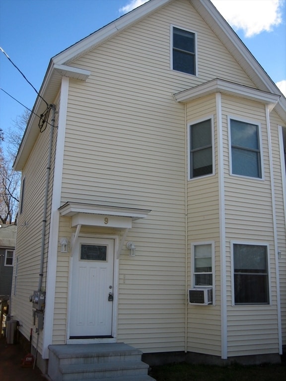 Building Photo - 9 Pearl St