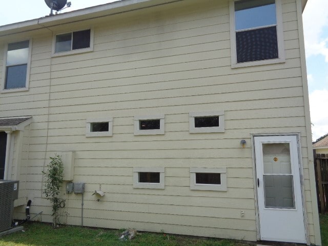 Building Photo - 10326 Thornmont Ln
