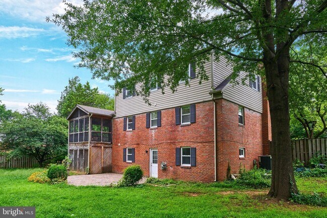 Building Photo - 6613 Denny Pl