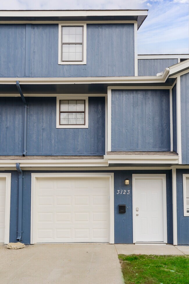 Building Photo - 3123 Eaton St