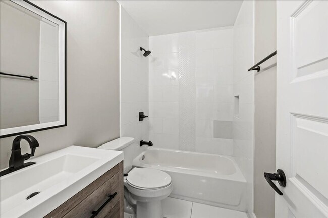 Building Photo - 203-203 N Gray St