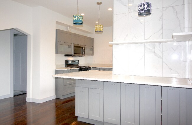 Building Photo - 4422 Maxwell St