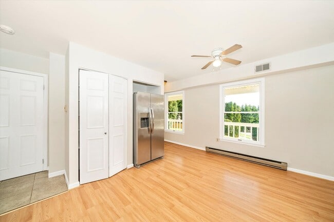 Building Photo - New Market Rental