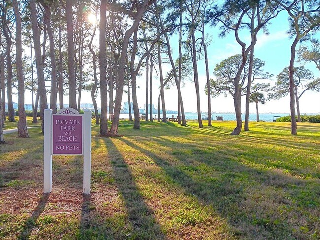 Building Photo - 2700 Bayshore Blvd