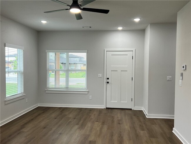 Building Photo - 502 Cosmos St