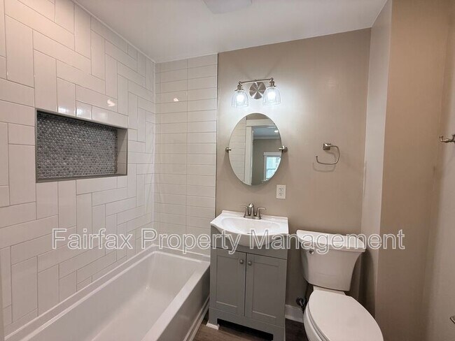 Building Photo - 919 Washington St