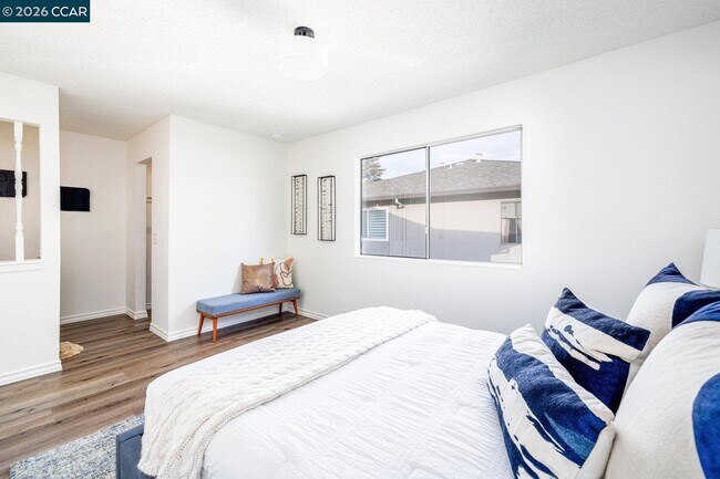 Building Photo - 1033 Mohr Ln