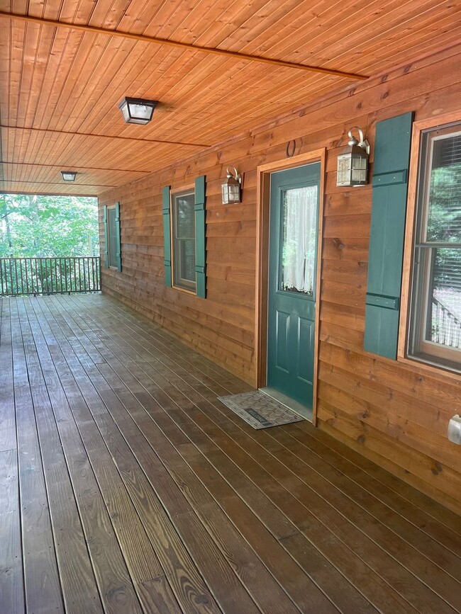 Building Photo - Beautiful Cabin