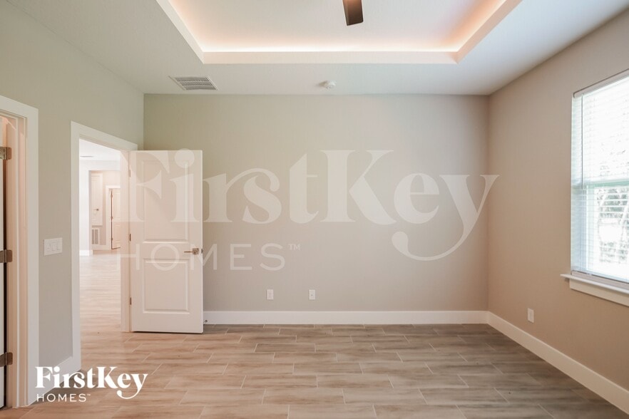 Building Photo - 1829 Superior Way