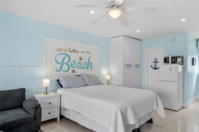 Building Photo - 4228 N Ocean Dr