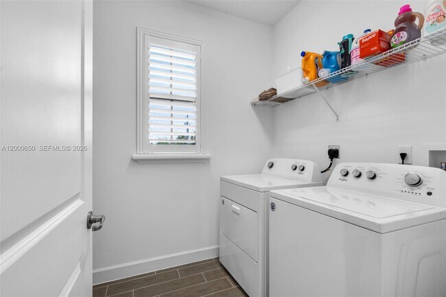 Building Photo - 5113 NW 52nd St