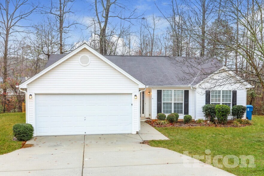 Building Photo - 222 Amelia Creek Way SE