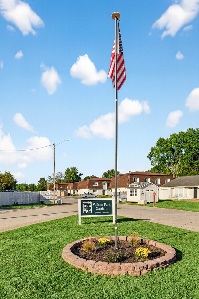 Building Photo - 2714 Center St