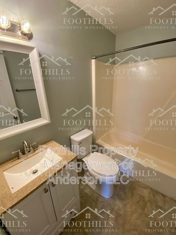 Building Photo - 304 Wildwood Drive -Unit A