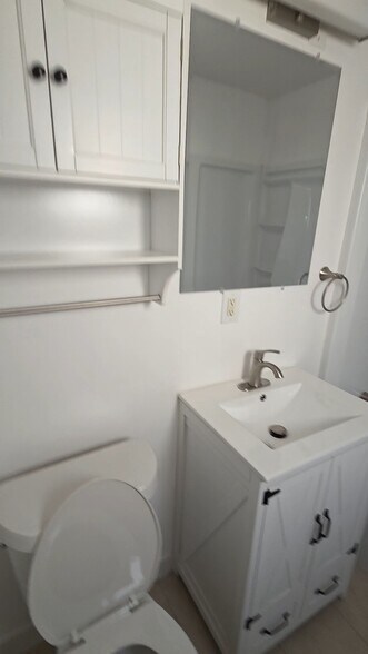 Building Photo - 4008 Rockwood St