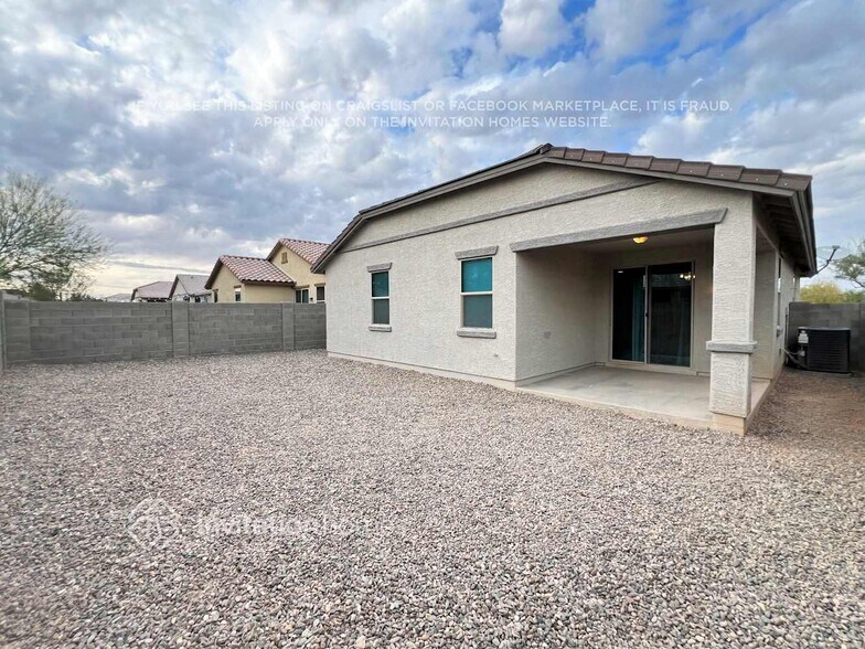Building Photo - 17917 W Tina Ln