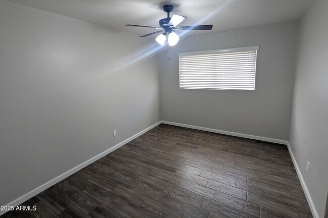 Building Photo - 8127 E Mitchell Dr