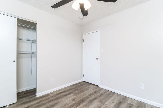 Building Photo - Beautiful 3 Bedroom and 2 Bath Ranch Home ...