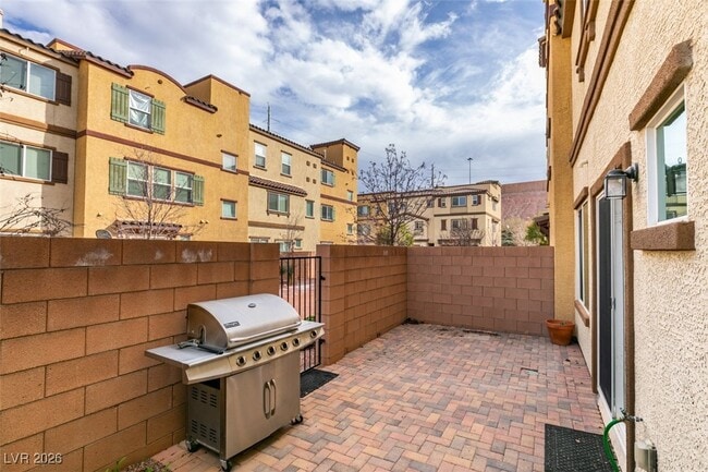 Building Photo - 1525 Spiced Wine Ave