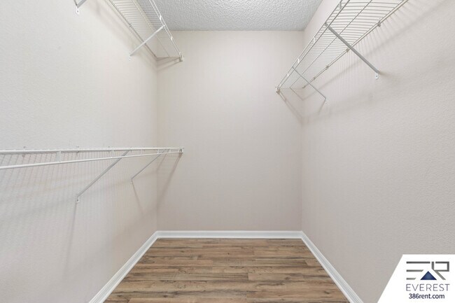 Building Photo - 59 Riverina Dr