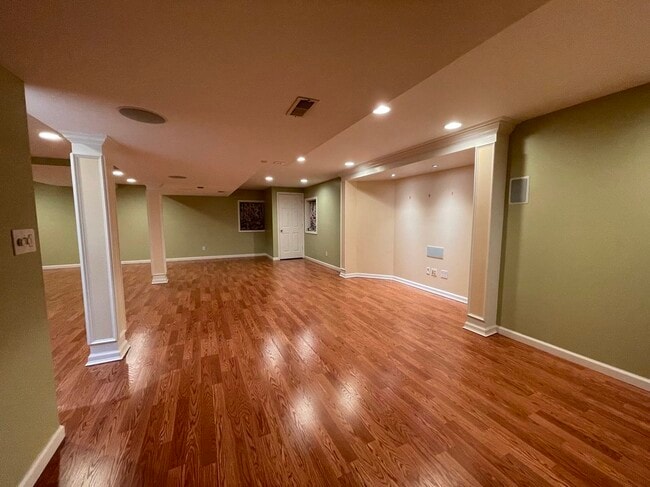Building Photo - 450 Foxford Dr