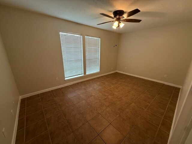 Building Photo - 3121 Oak Rock