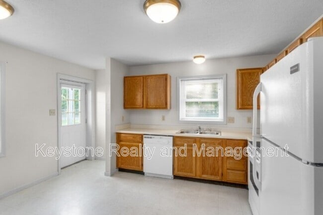 Building Photo - 0 286 Thompsonville Ln