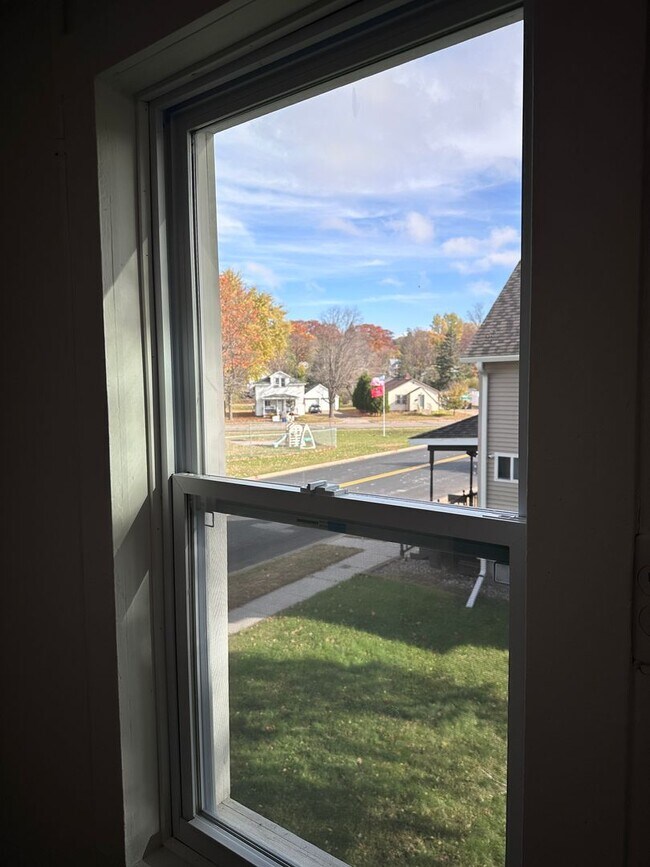 Building Photo - 303 Weston Ave