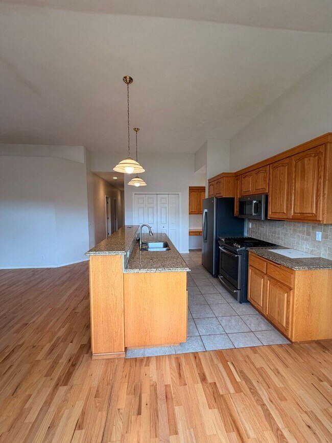 Building Photo - 3- Bedroom home in Hayden Bridge