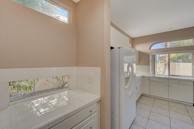 Building Photo - Stunning Green Valley home with a pool in guard gated Legacy