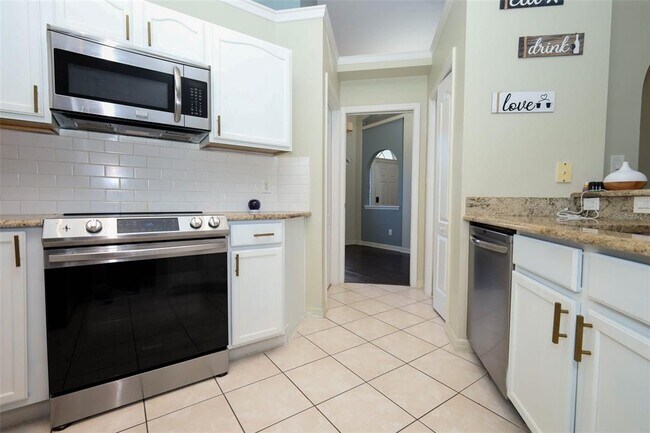 Building Photo - 200 Patrice Hope St