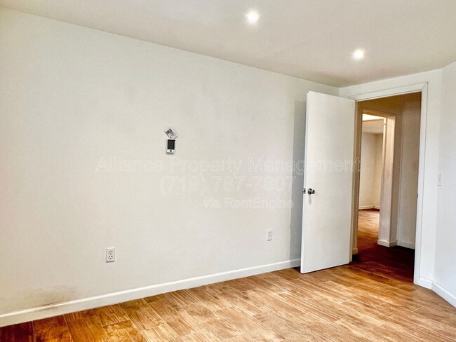 Building Photo - 401 Cheyenne Blvd