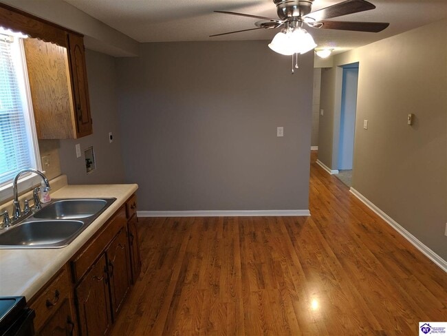 Building Photo - 638 Miller Rd