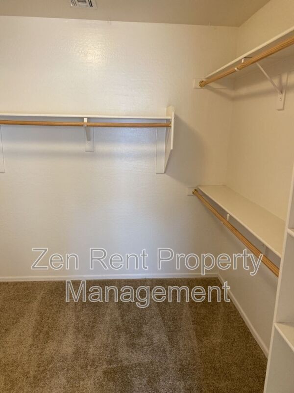 Building Photo - 2541 W Canyon Way