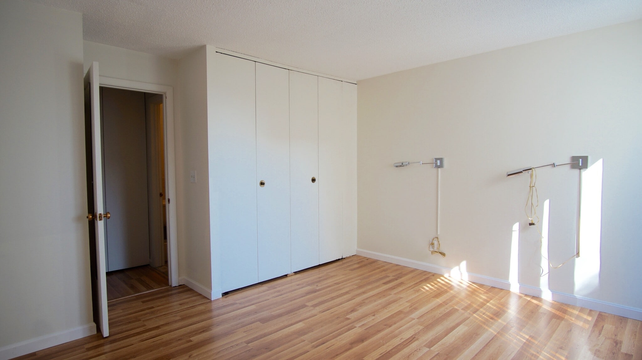 Building Photo - 274 S Main St