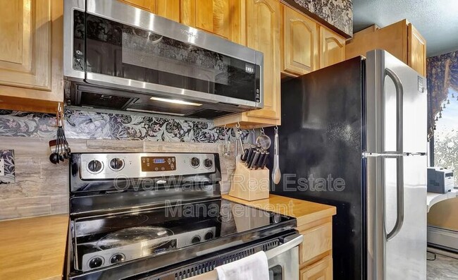 Building Photo - 3061 Lois Dr