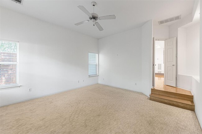 Building Photo - 1621 Maggie Mayes St
