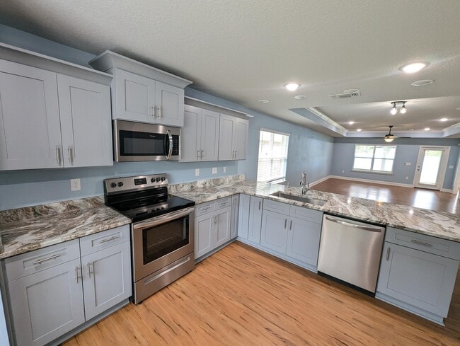 Building Photo - 2266 Paloma St