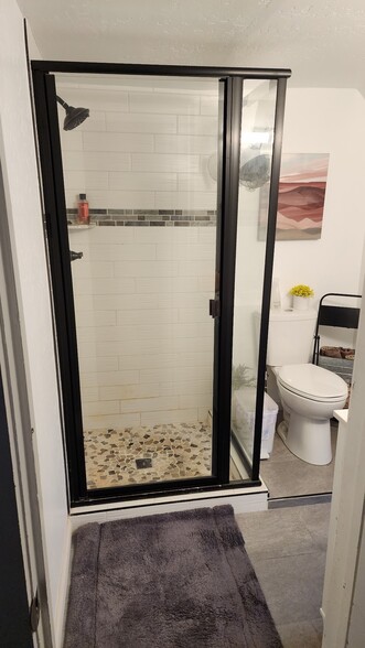 Bathroom - 104 N H St